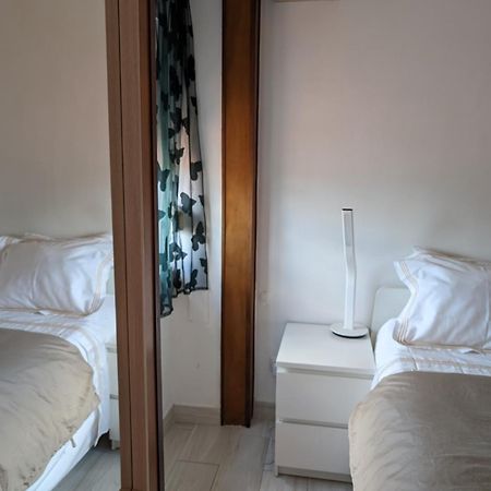 リスボンFree Wifi -Estrela Lapa- Tram 28アパートメント エクステリア 写真